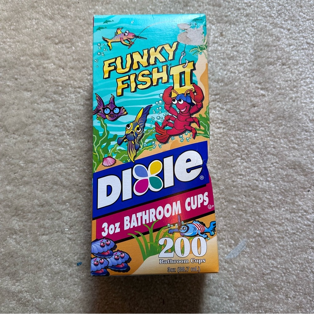 Vintage 90s Dixie 3oz Bathroom cups Funky Fish